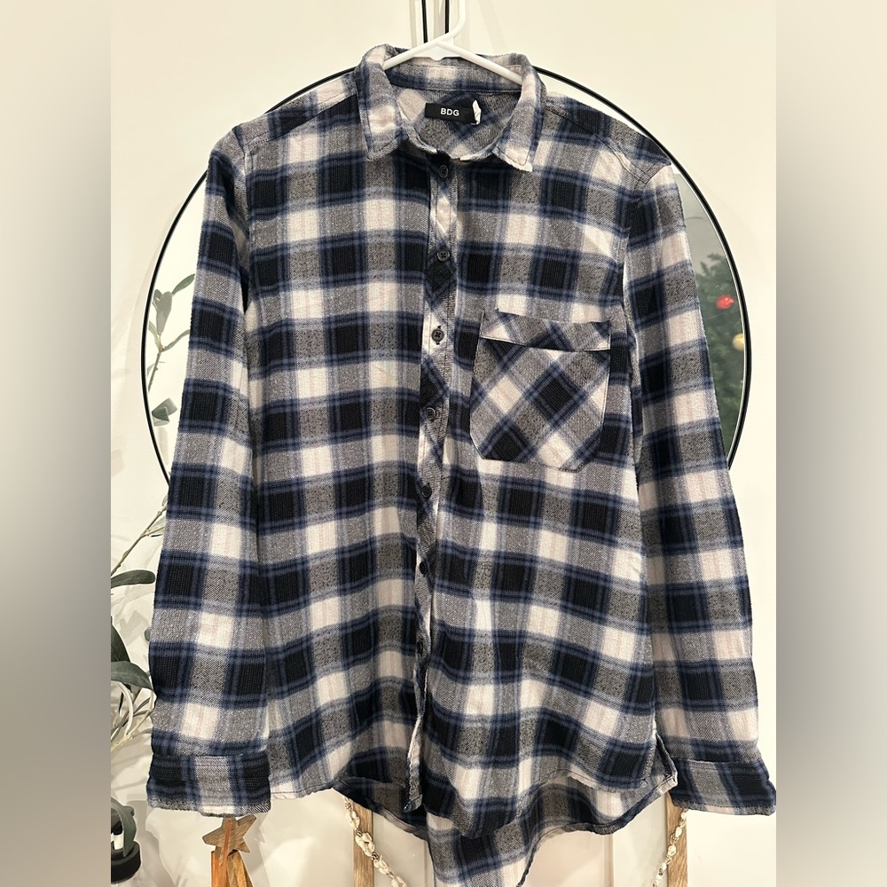 BDG women’s blue plaid flannel